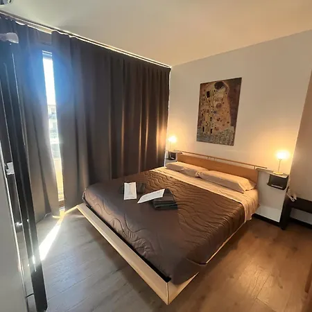 Lejlighed Luxury Loft Open Space Bosco Verticale Udine